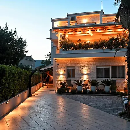 Parat Apartman *