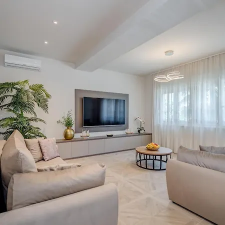 Parat Apartment *